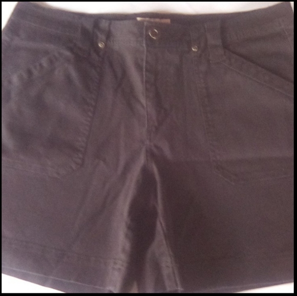 Shorts - Picture 9 of 16